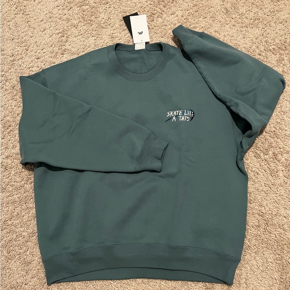 NIKE SB X SKATE LIKE A GIRL CREWNECK SZ LARGE